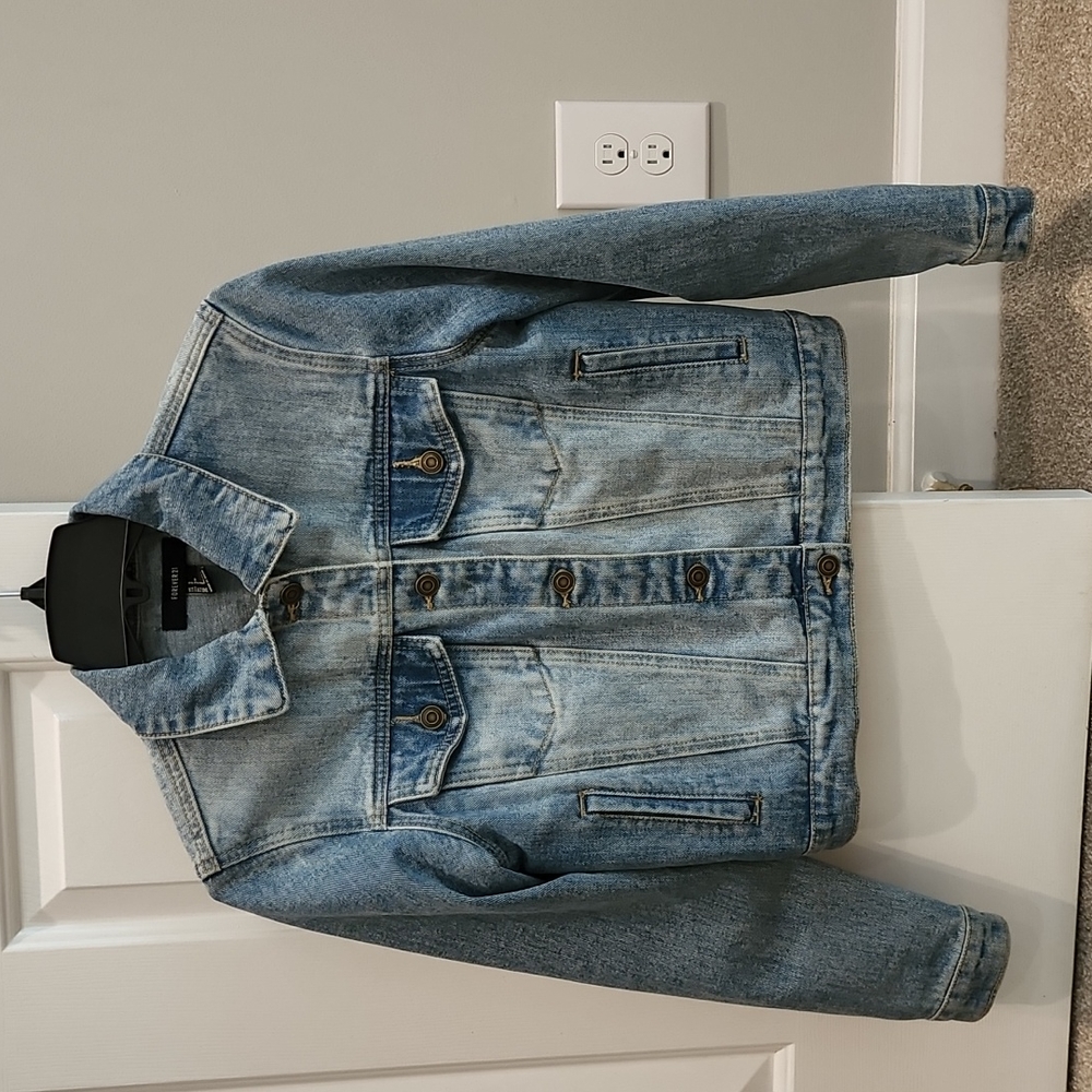 Forever 21 Denim Jacket Size Small